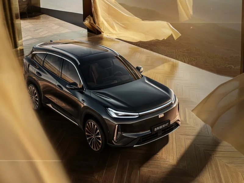 Geely рассекретил новейший кроссовер Galaxy M7