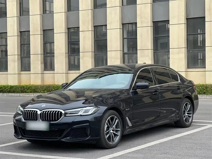 BMW 5-Series 2022