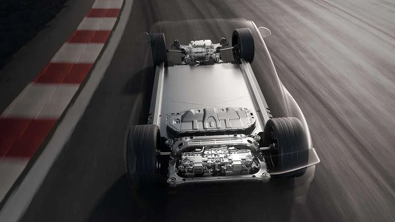 Глава Xiaomi воспользовался арбузом, чтобы доказать прочность аккумулятора SU7 Ultra