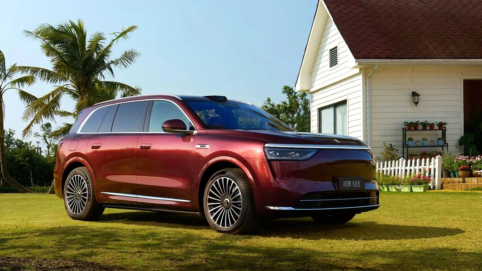 Кроссовер Huawei Aito M8 собрал 100 000 предзаказов до начала продаж