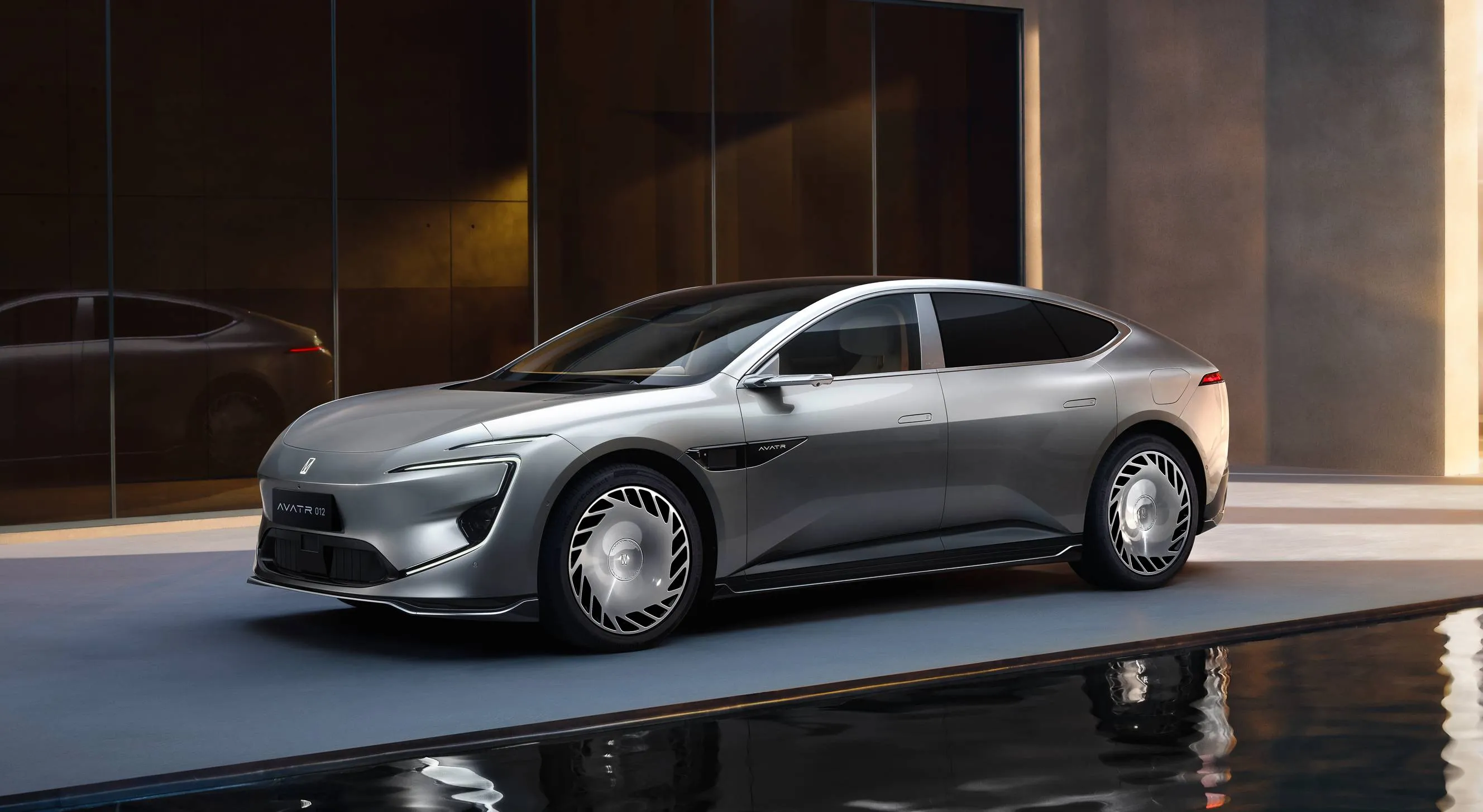 Avatr требует от поднявшего скандал блогера 1,4 миллиона долларов