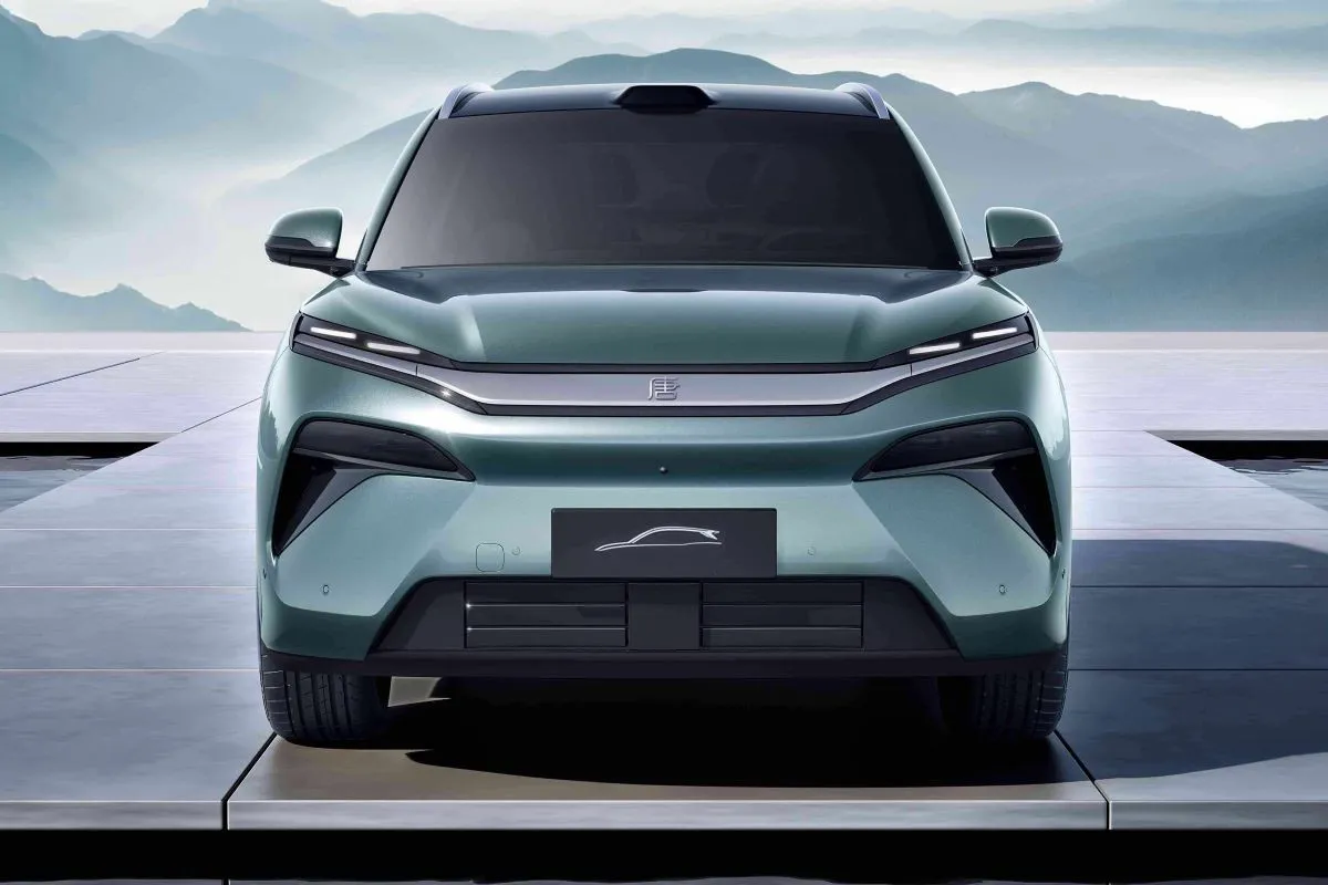 В продаже появился BYD TANG L: цена — всего 4 635 000 рублей