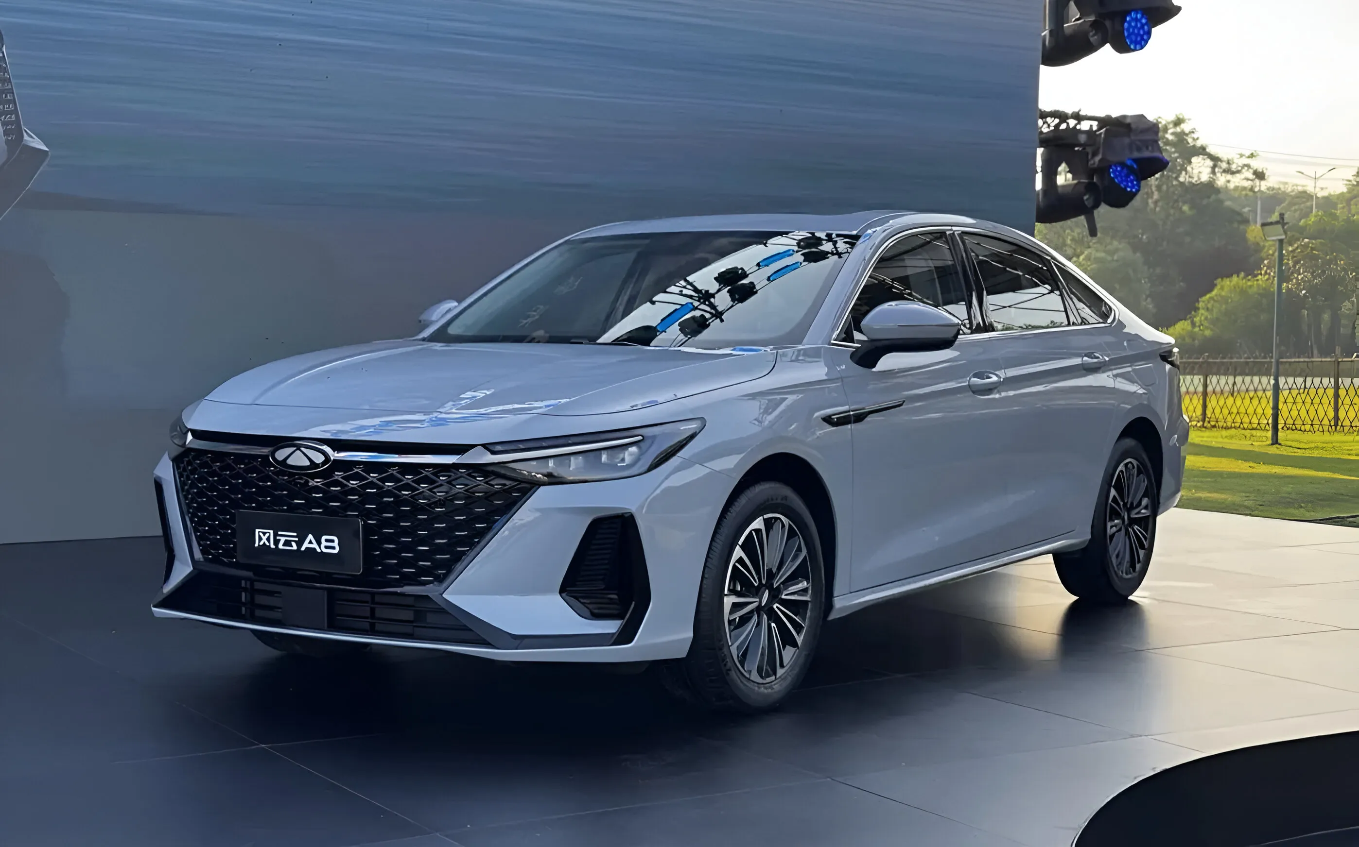 Chery обновила седан Fulwin A8 (это ближайший родственник Chery Arrizo 8): цена — от 900 000 рублей