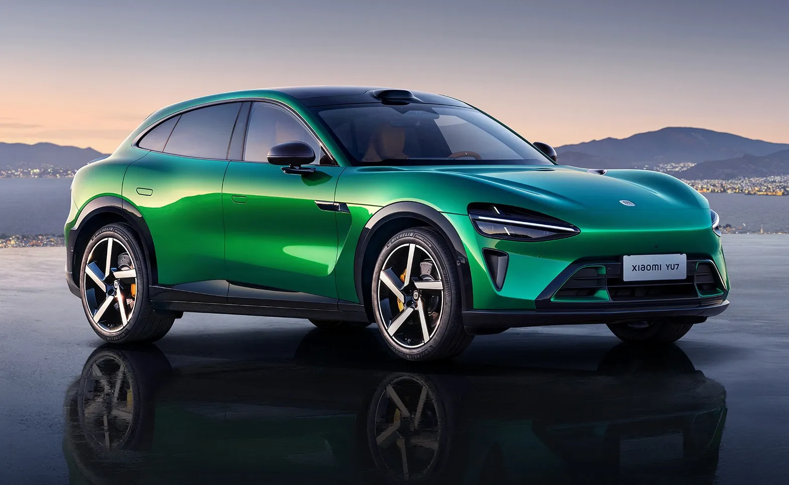 За кроссовер Xiaomi YU7 решили просить 2 760 000 рублей. За 180 секунд оформлено 200 000 заказов