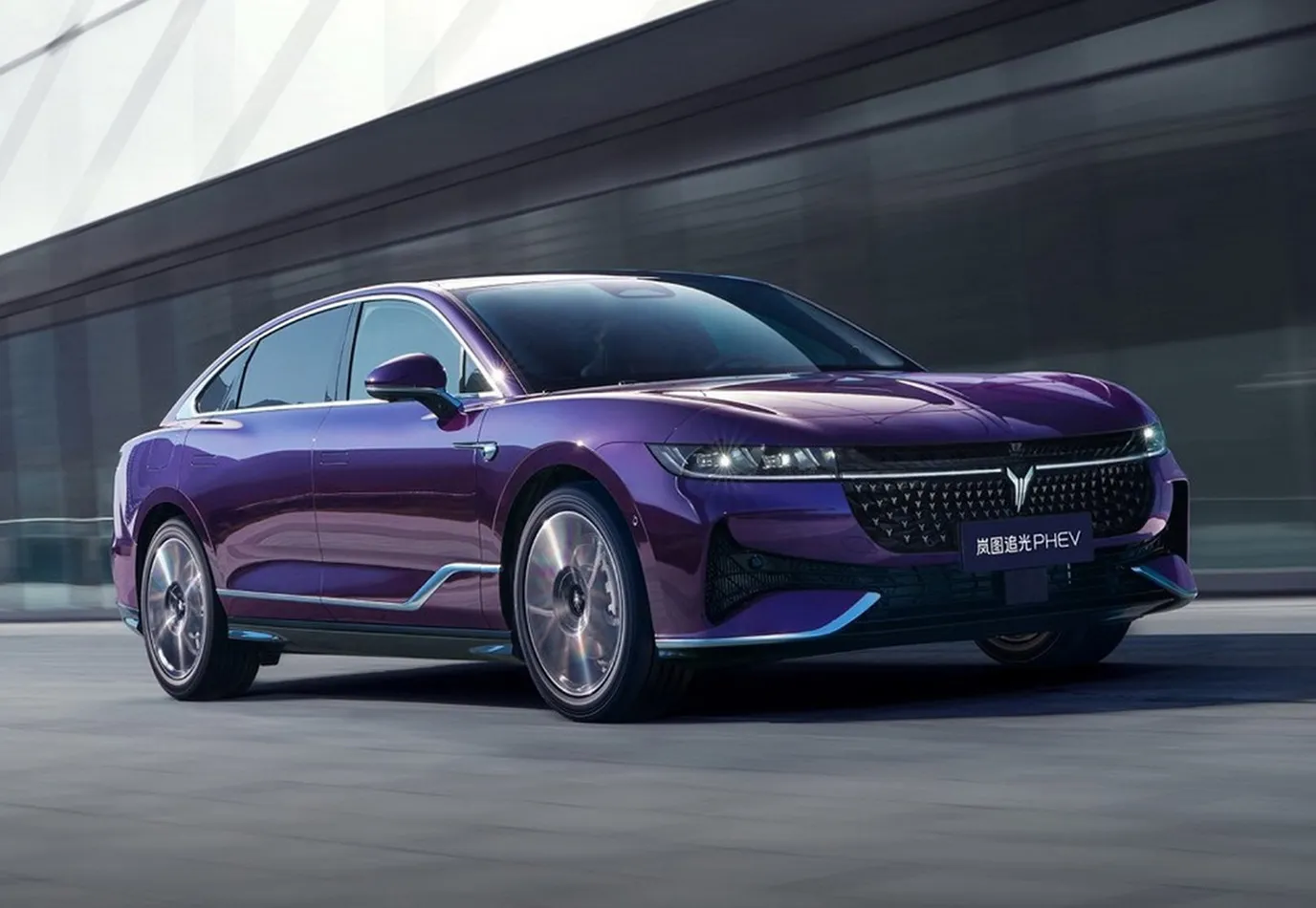 В РФ наладят сборку гибридных Voyah Passion. Но цену трудно назвать привлекательной