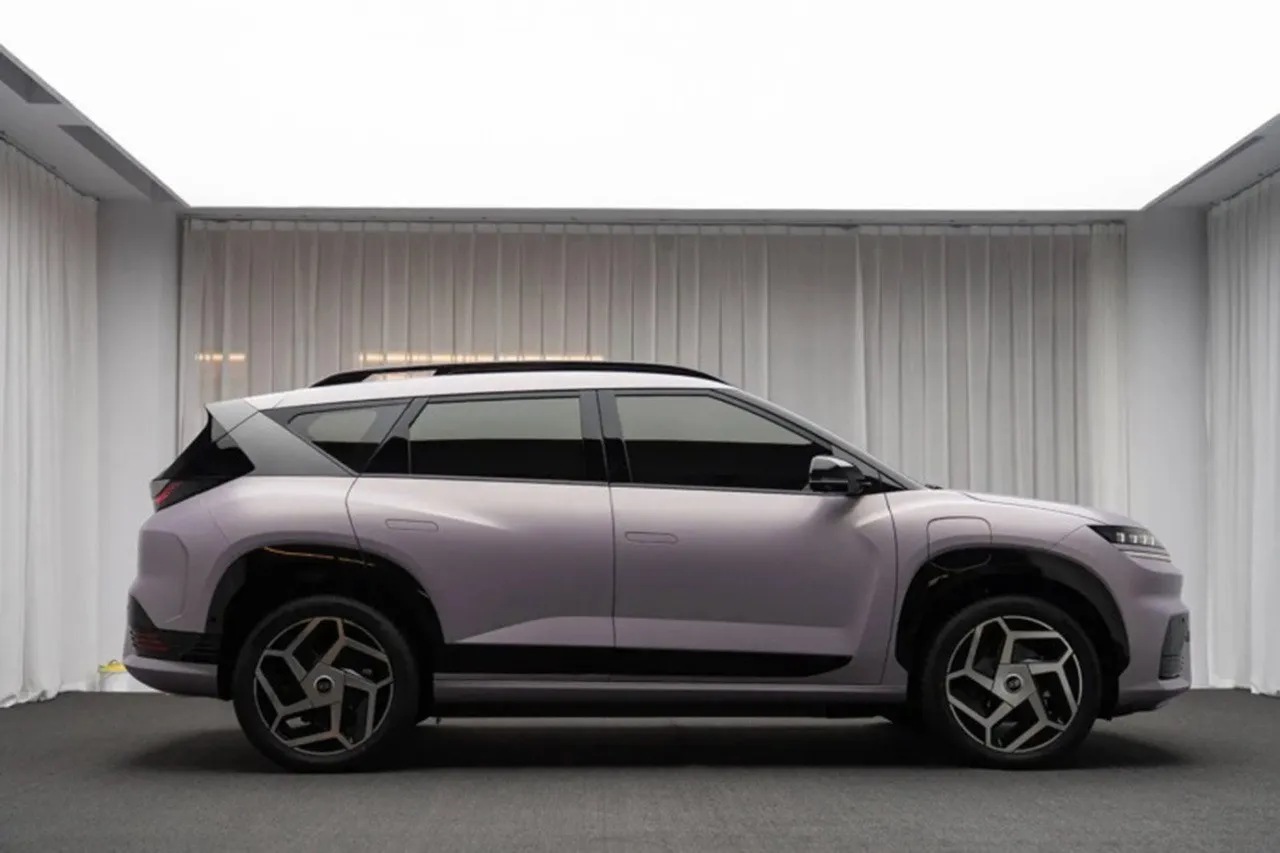 Hyundai создал первый электрокросс для рынка Китая. «Счастливые кристаллы» должны покорить публику