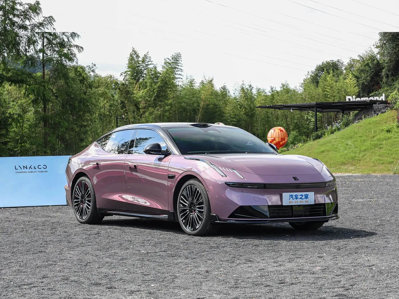 Lynk&amp;Co открыл продажи «чуткой» модели 10 EM-P