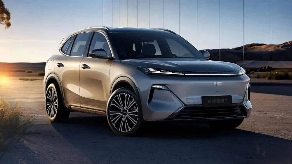 В России появится гибридная альтернатива EX5: Geely Galaxy везёт Starship 7 EM-i
