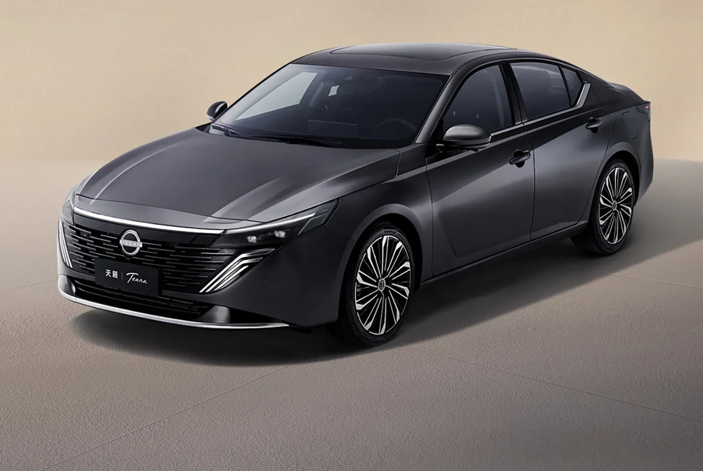 Nissan представил седан Teana Plus – это одноклассник Toyota Camry