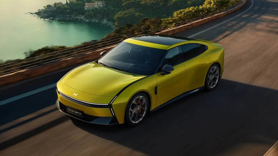 Технологичный и просторный: стартовали продажи нового электролифтбека Xpeng P7