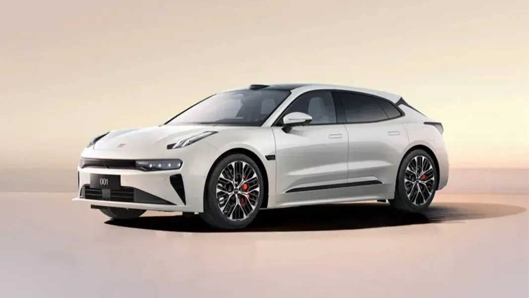 Мощность обновлённого Zeekr 001 увеличена до 925 лошадиных сил