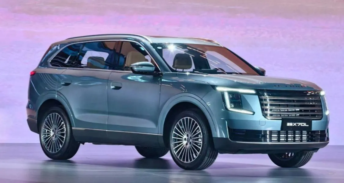 В Китае стартовали продажи удлинённой версии кроссовера Jetour X70L