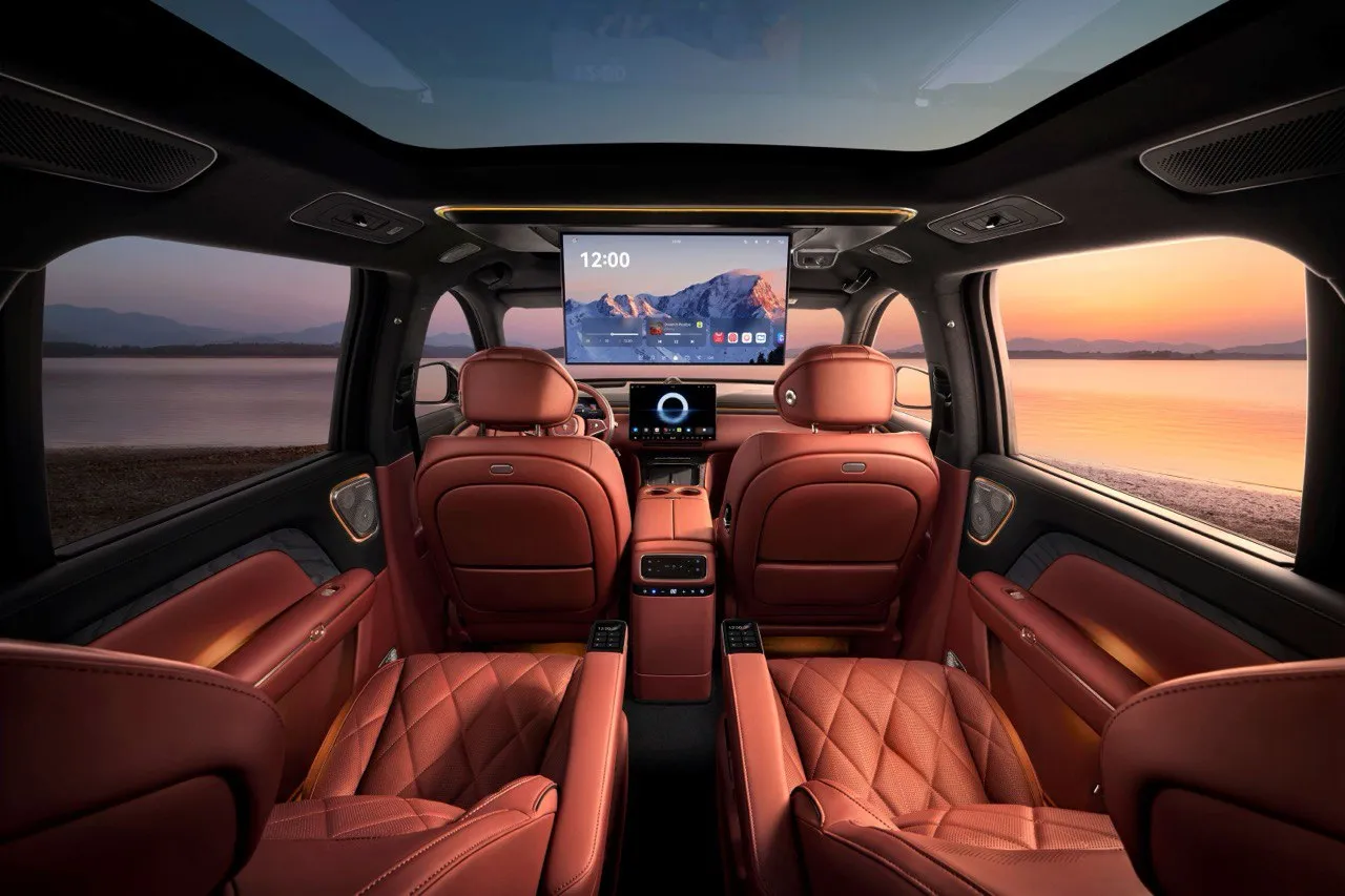 Самый дорогой Voyah: показаны первые фотографии интерьера