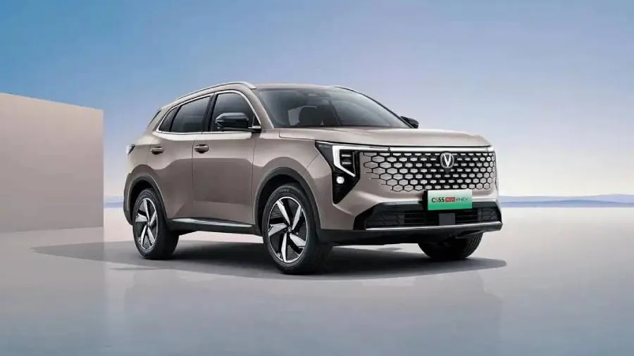 Самый дорогой Changan CS55 Plus теперь с гибридной установкой и рекордным запасом хода