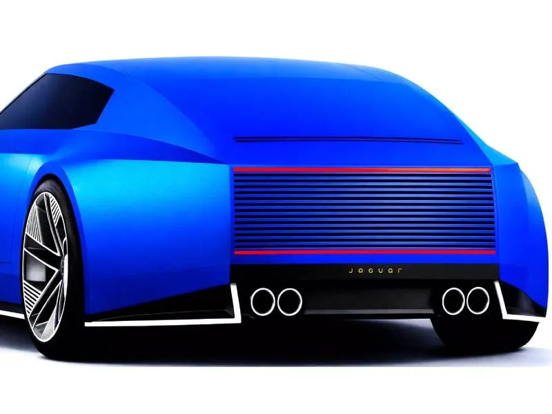 Полицейский разворот: Jaguar намерен вернуть ДВС в свои машины