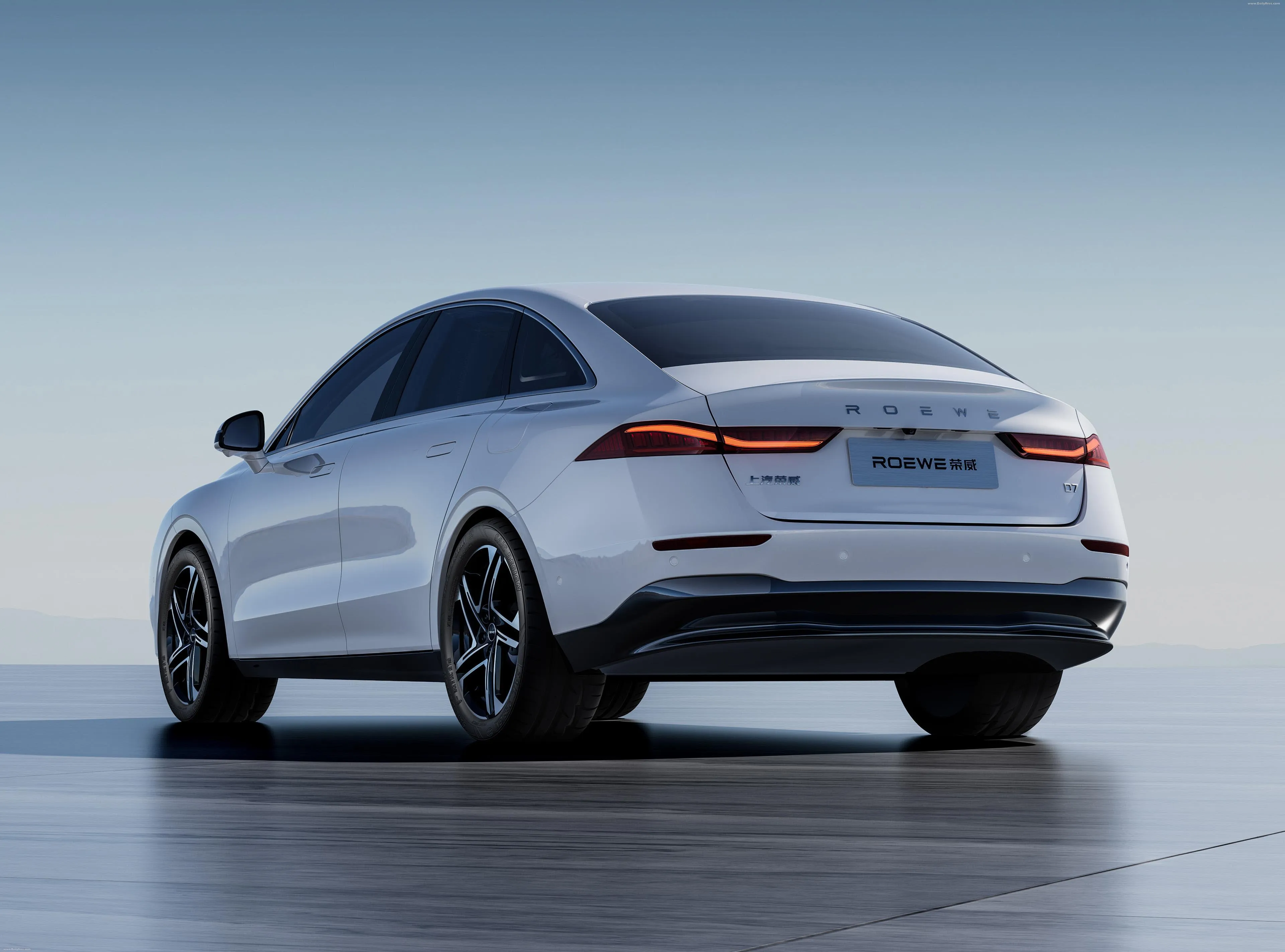 Гибрид Roewe D7 DMH поставил рекорд дальности хода