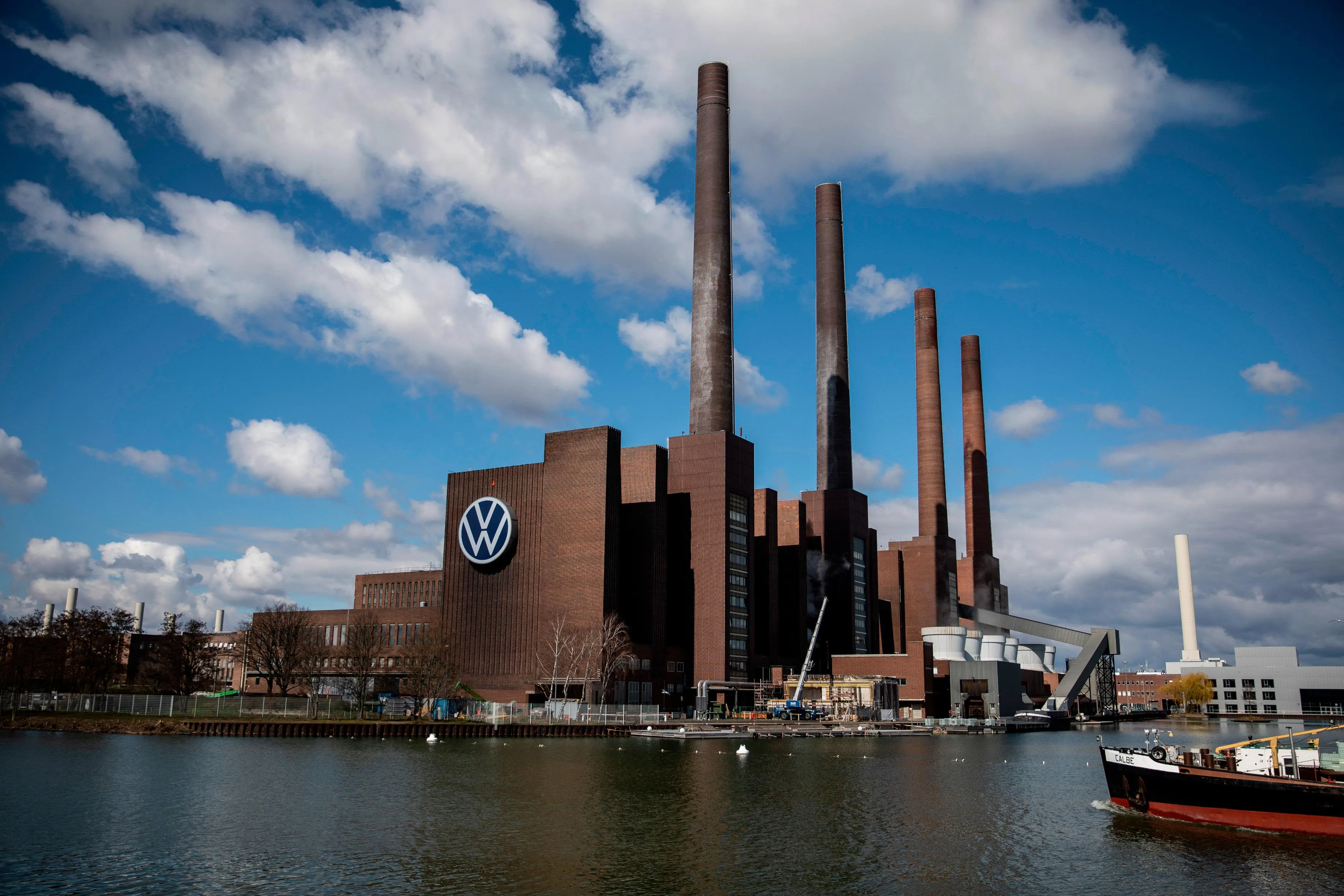 Кризис концерна Volkswagen: рабочие обещают парализовать работу заводов