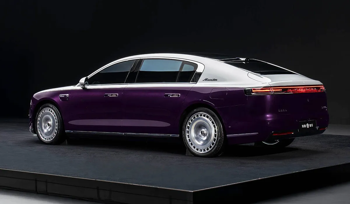 Лучше, чем Bentley: представлен седан Maextro S800 от компании JAC
