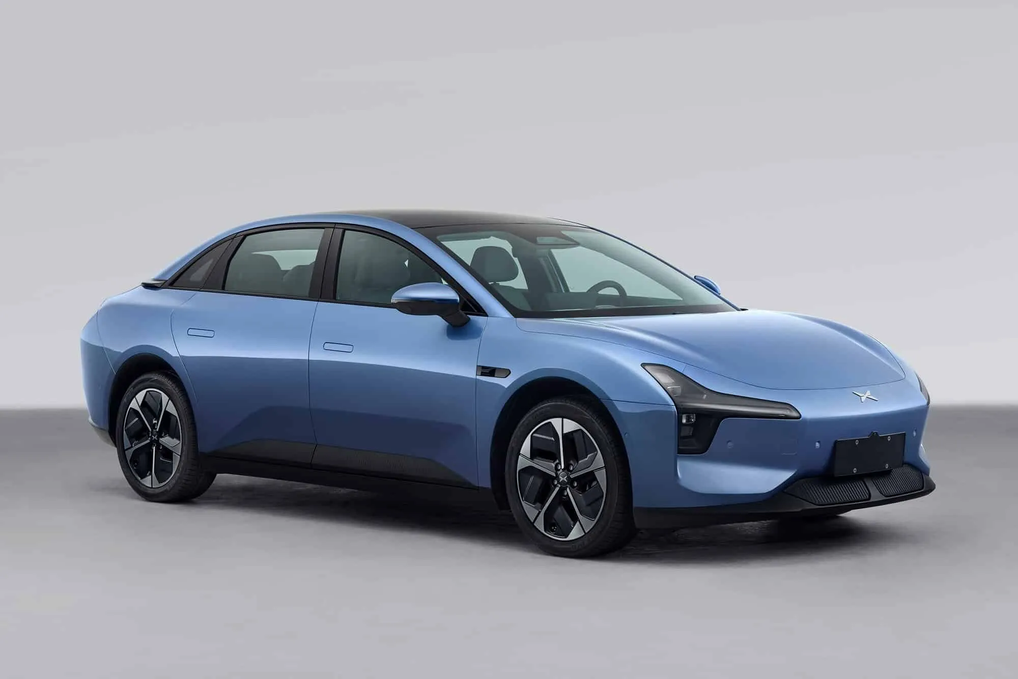 Стартап Xpeng сделал 100 000 лифтбеков Mona M03 за 216 дней (это новый рекорд)