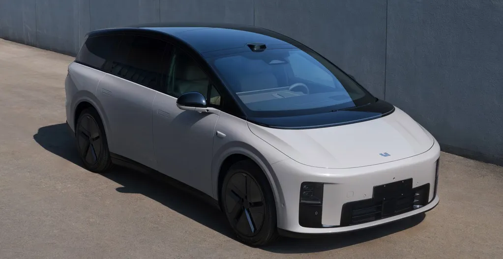 Представлен электрический кроссовер Li i8: 5,1 метра, 536 лошадиных сил и зарядка 5C