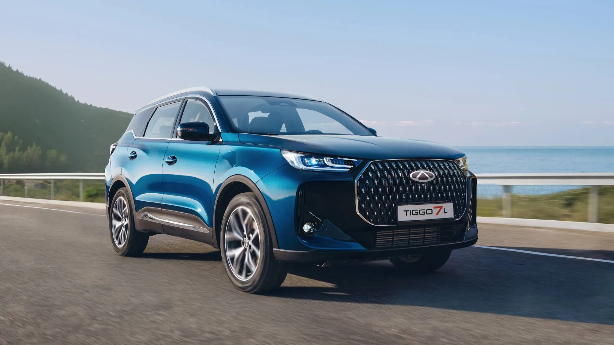 В России появился новый Chery — это удлинённая версия кроссовера Tiggo 7