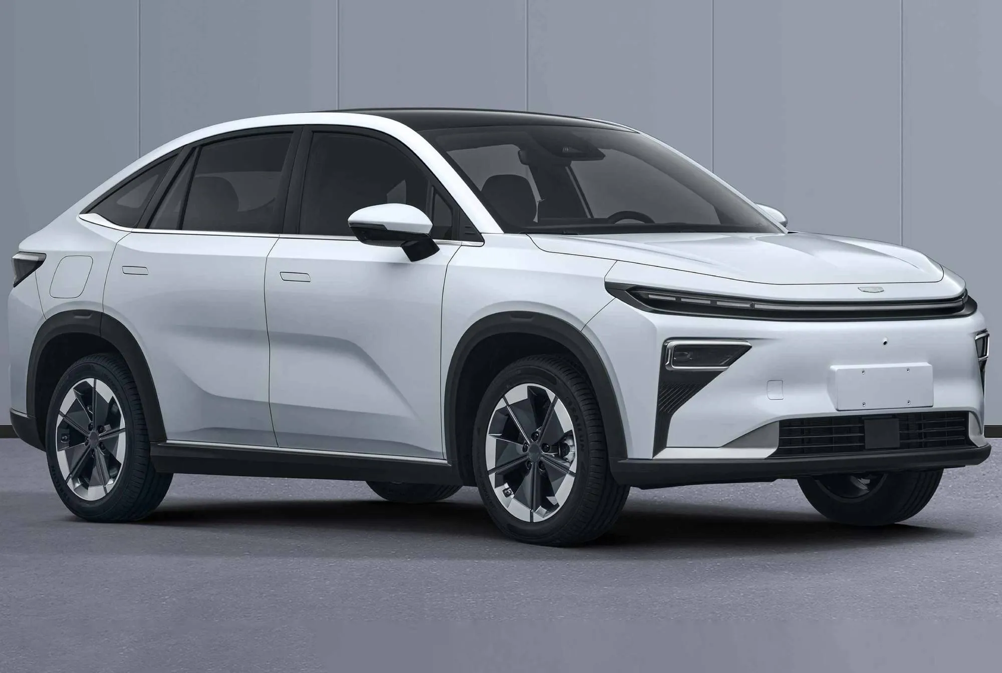 Представлен Geely Haoyue R7 — гибридный кроссовер «со сменной батареей»