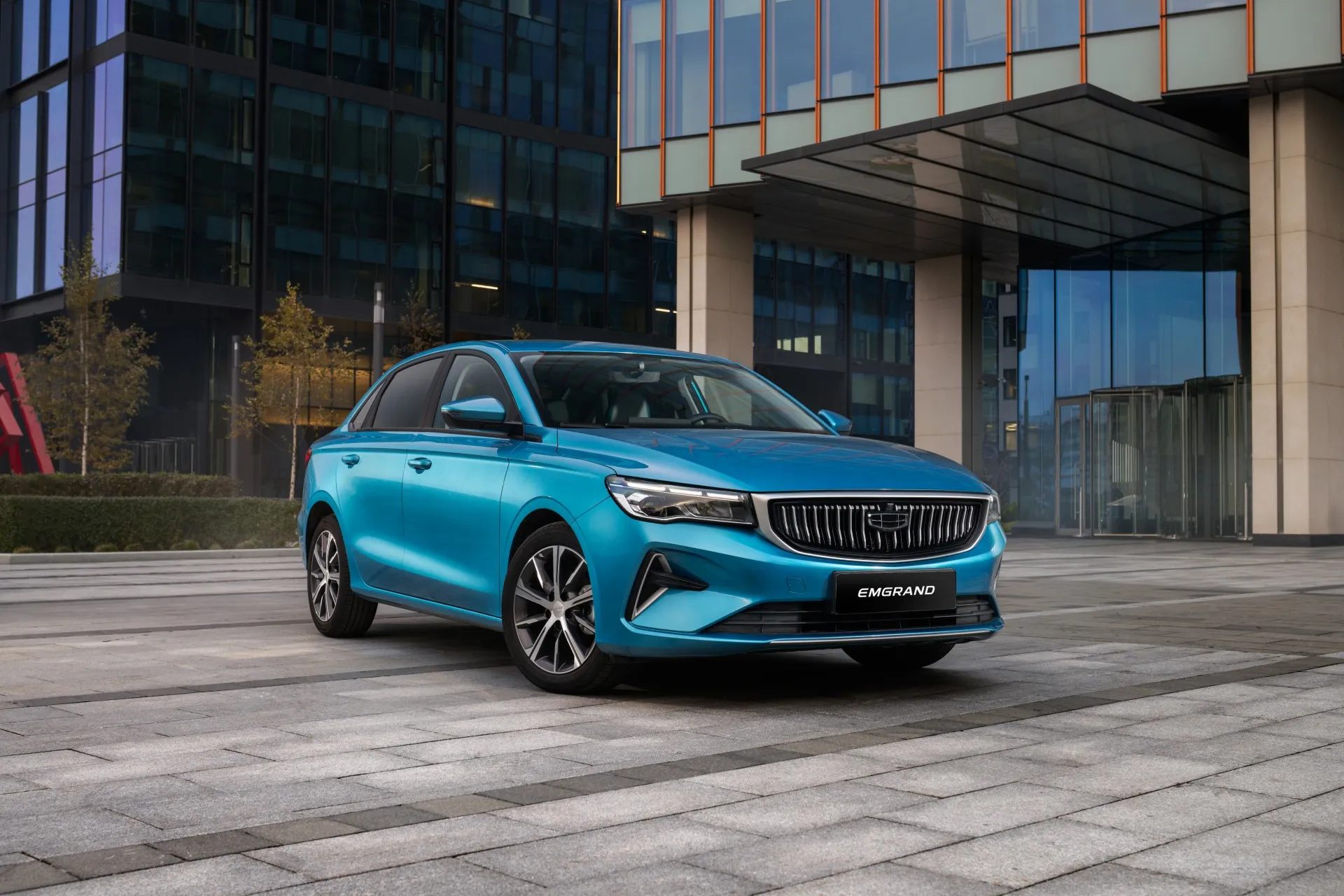 Geely отмечает большой успех модели Emgrand. Продано 4 000 000 машин