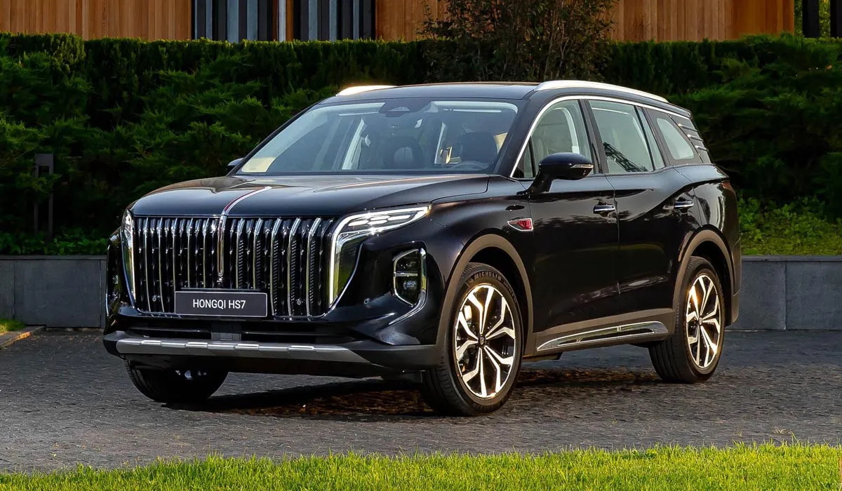 В России раскрыли официальные цены 7-местного премиум-кроссовера Hongqi HS7