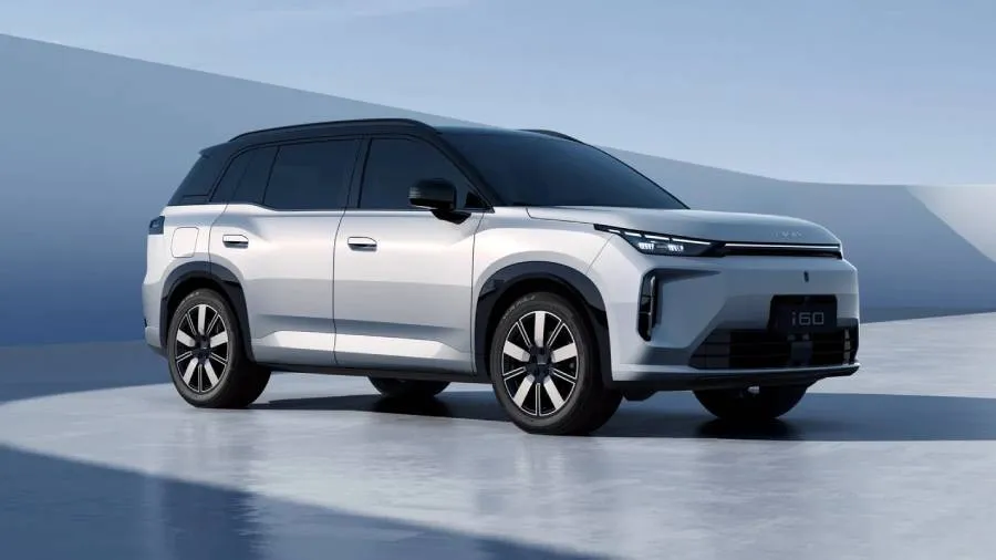 В Китае стартовали продажи электрокара и гибрида Aion i60