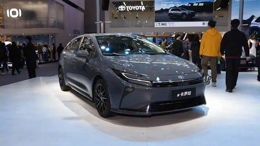 Обновлённая Toyota Corolla для Китая теперь с двумя двигателями