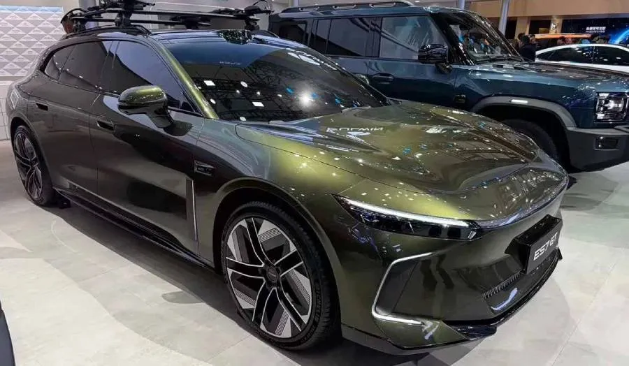 Exlantix впервые представил свой универсал ES7 GT