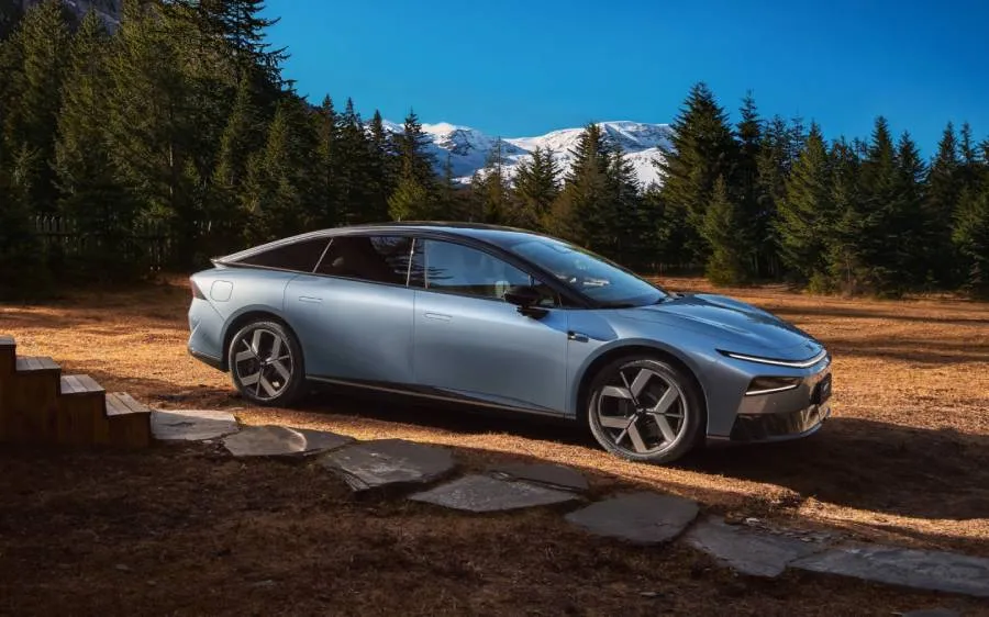 XPeng масштабно обновил седан P7+ для мирового рынка