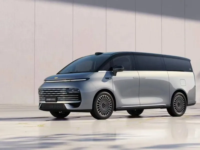 Geely объявил цены на премиальный минивэн Galaxy V900