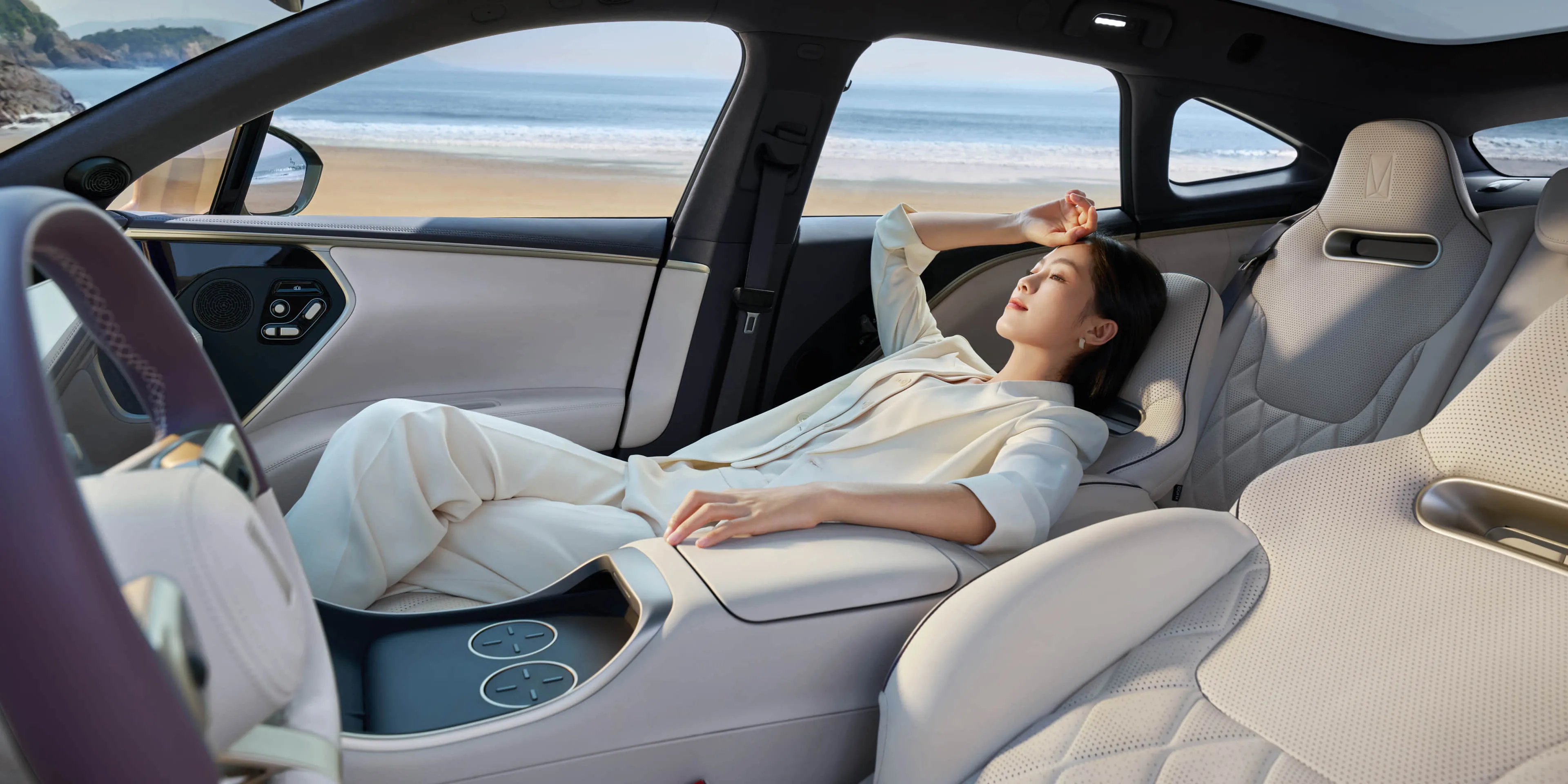 Материалы отделки, звук и дисплей