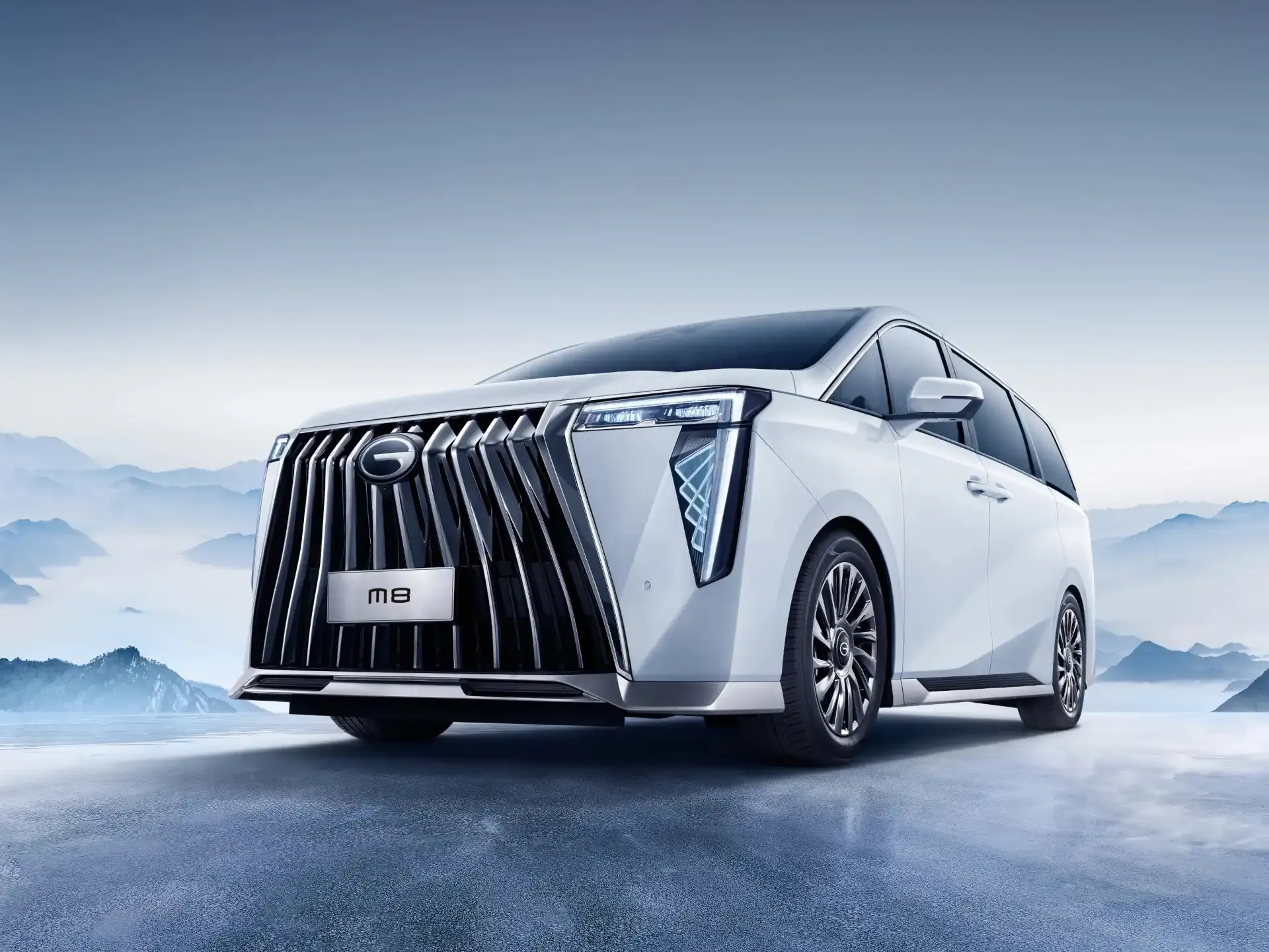 GAC M8 2024 года: купить минивэн бизнес-класса