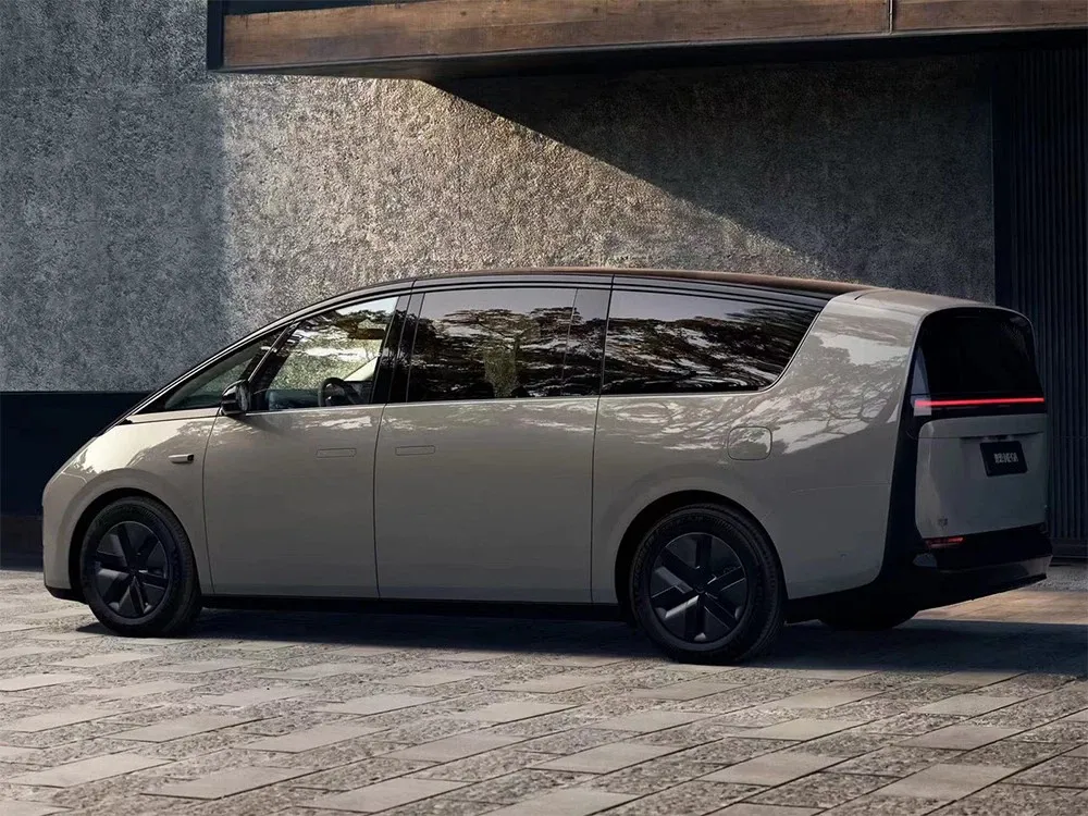 Lixiang Mega: купить флагманский минивэн