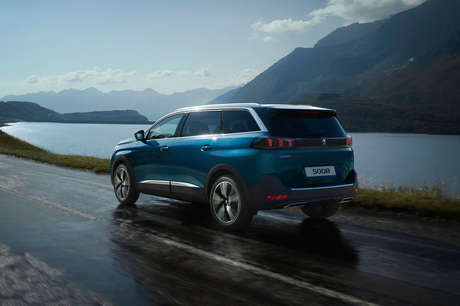 Peugeot 5008: купить премиальный семиместный кроссовер