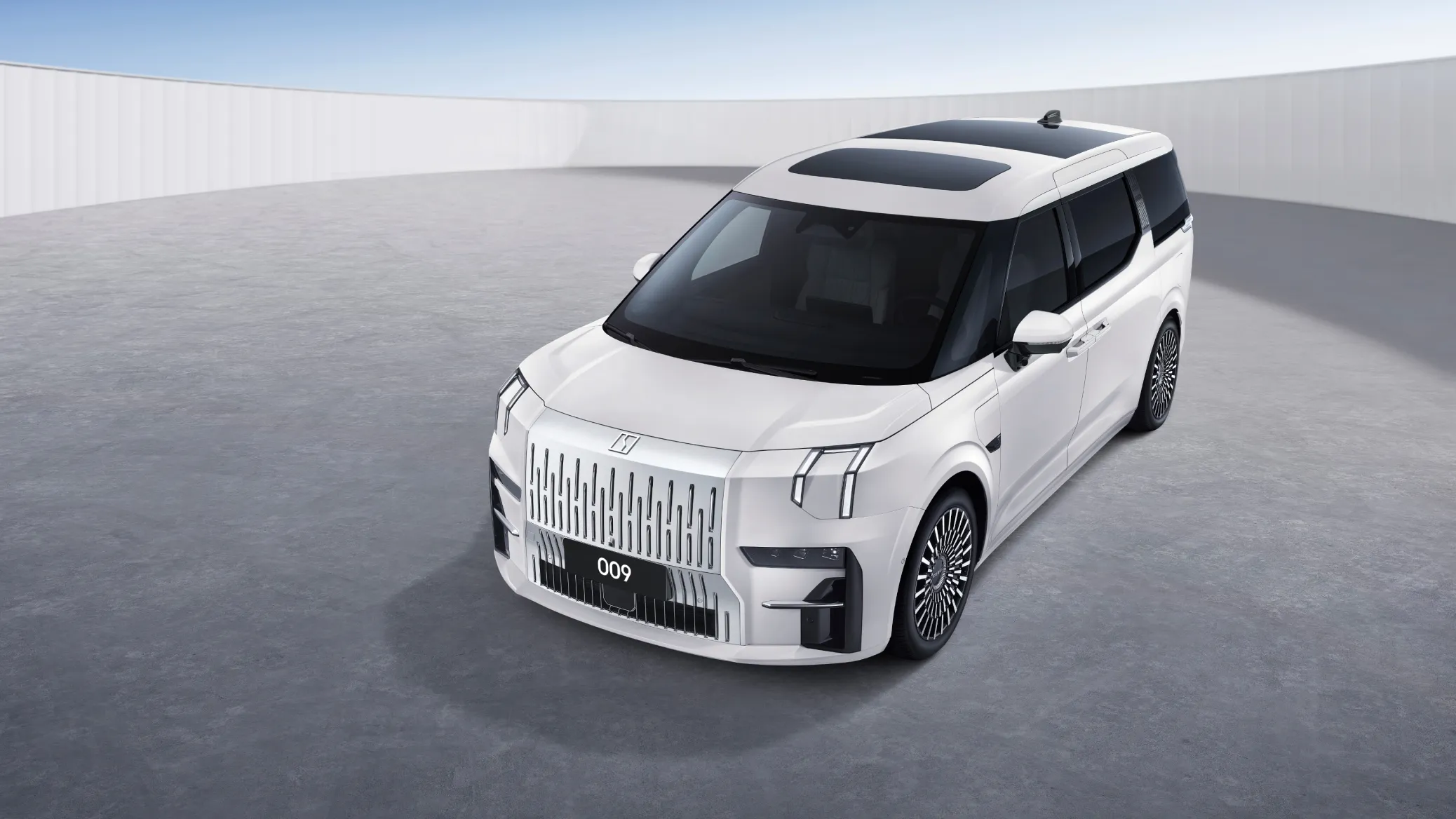 Zeekr 009: концепция и философия бренда