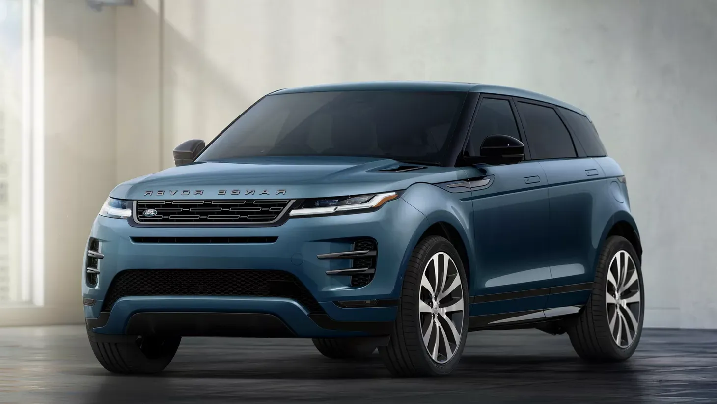 Range Rover Evoque: купить премиальный кроссовер