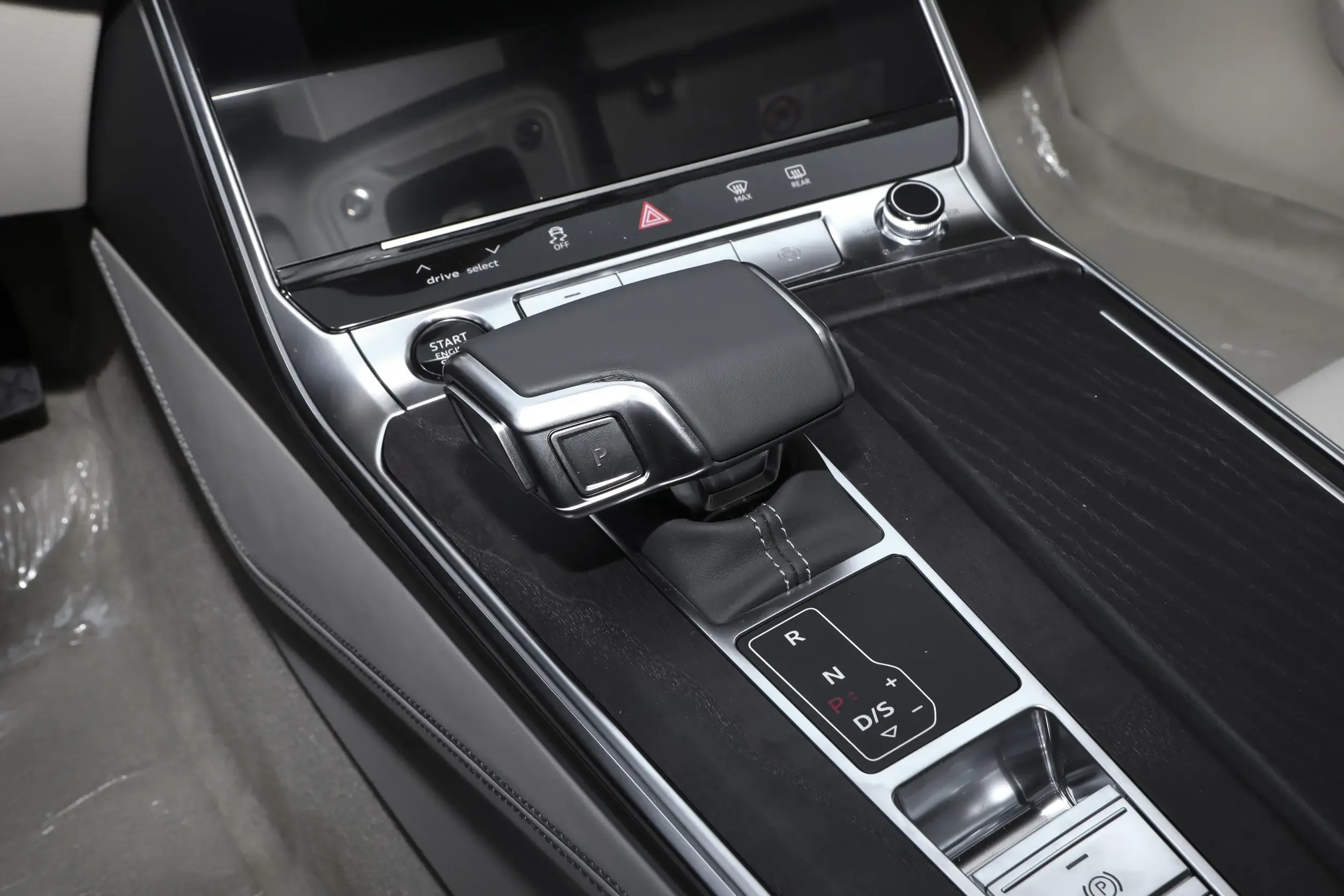 Двигатель и трансмиссия Audi A6L