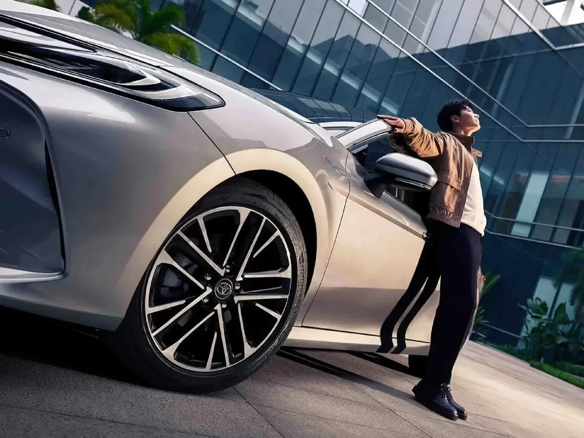 Toyota Camry 2024: купить бизнес-седан