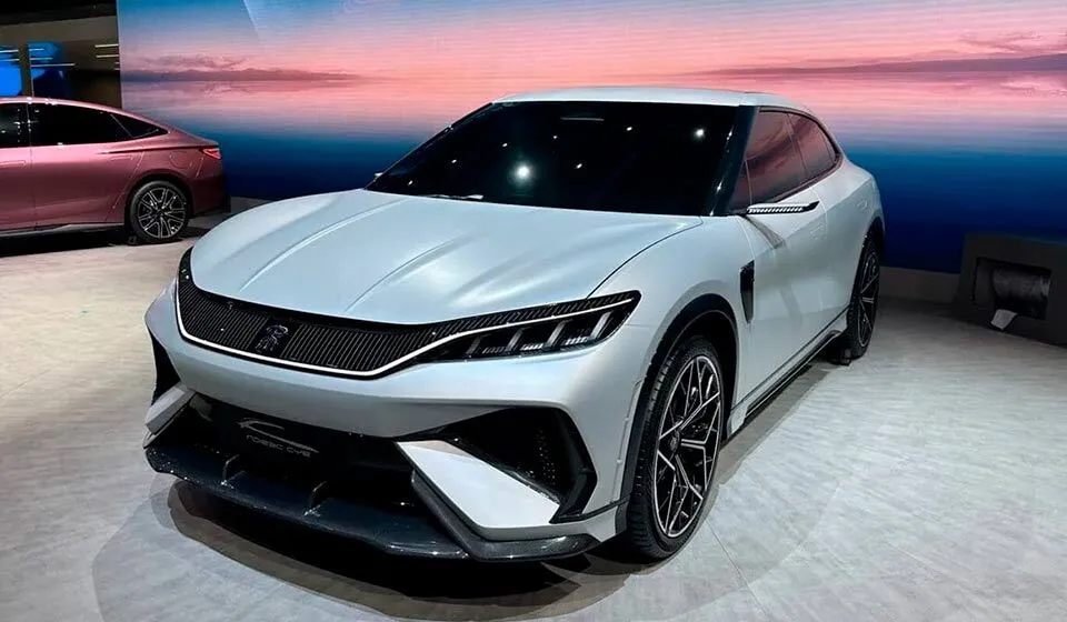 BYD Song L DM-i: гибридный кроссовер нового поколения