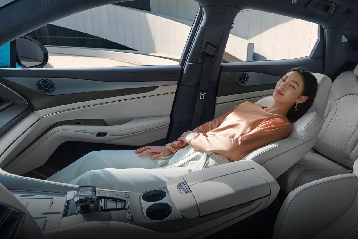 Дизайн и интерьер Denza N7