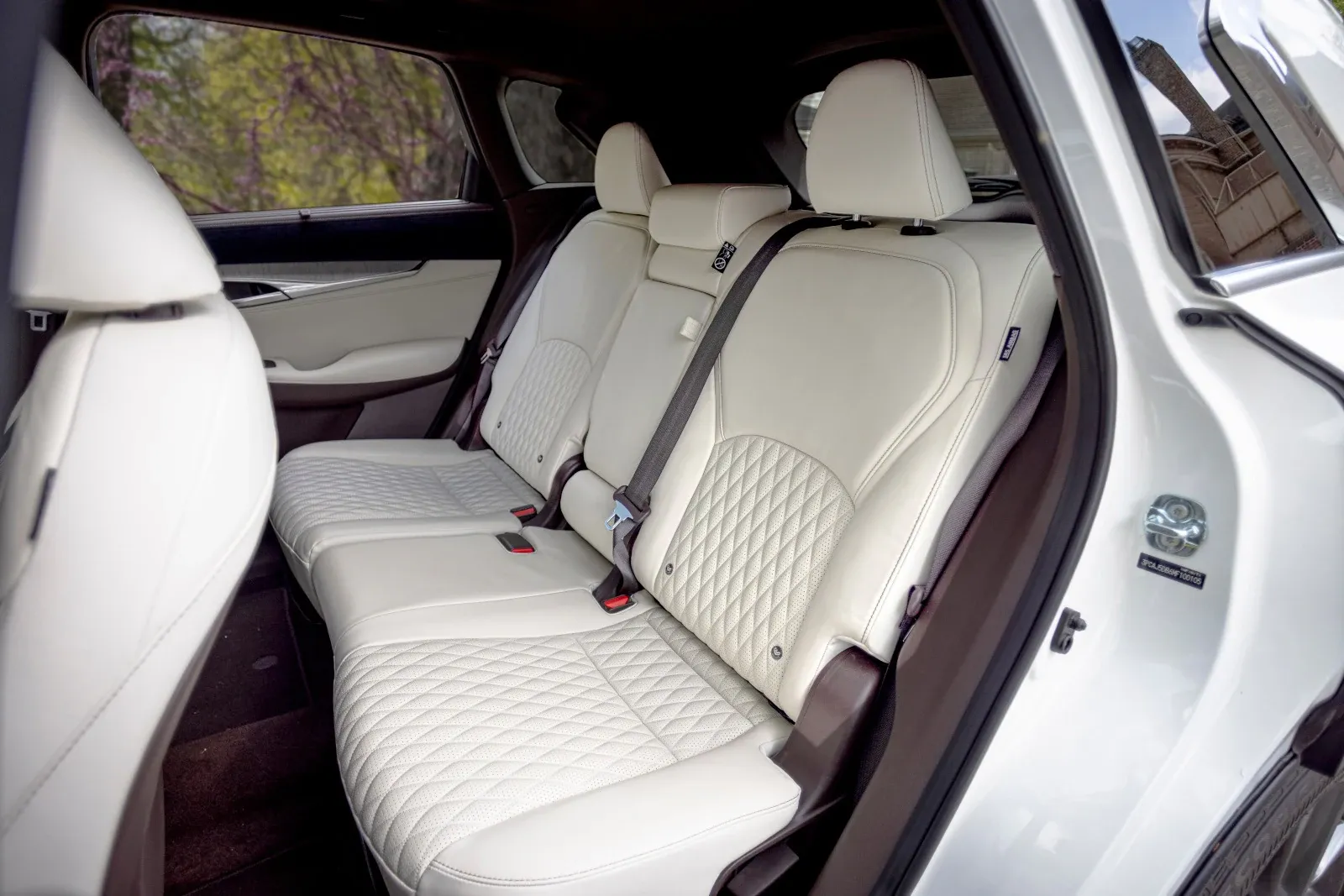 Экстерьер, материалы и аудиосистема