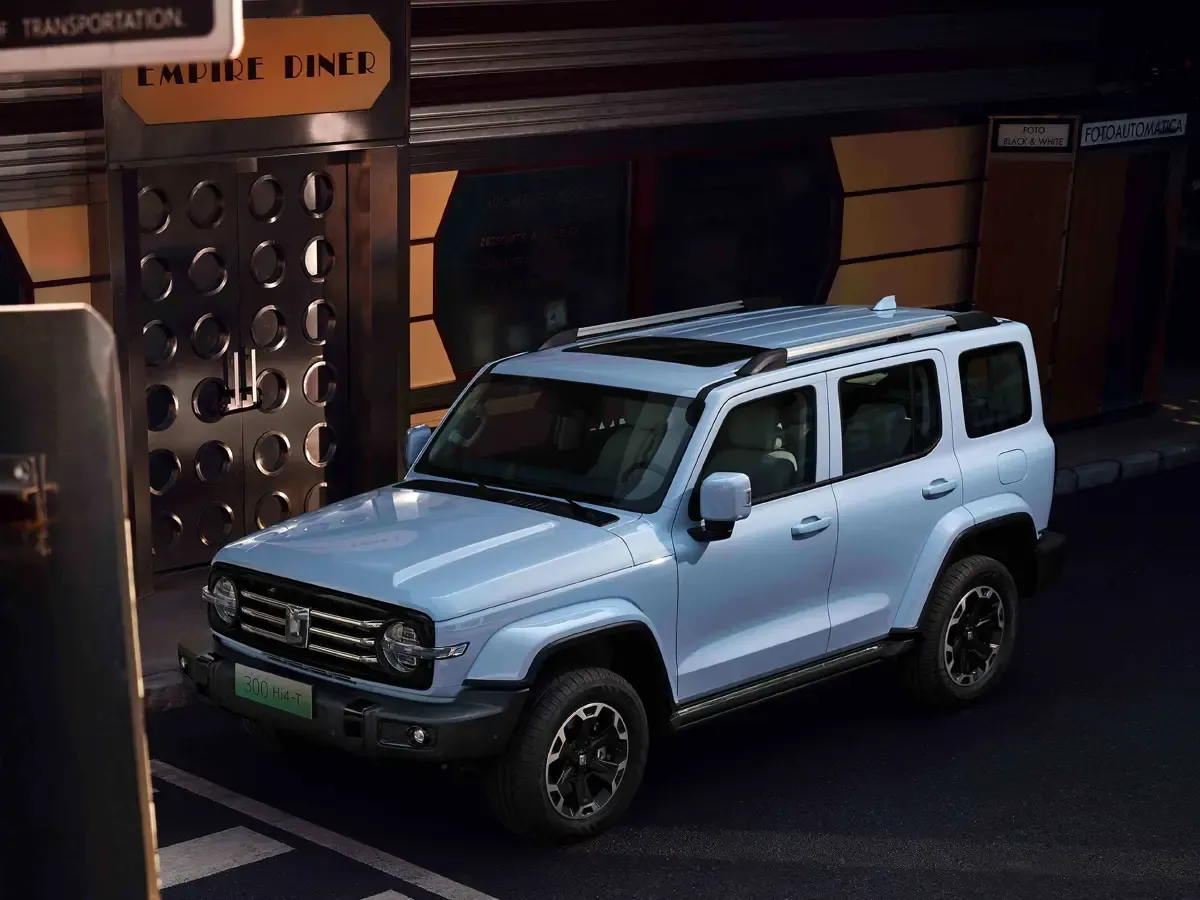 Tank 300 Гибрид: купить рамный внедорожник