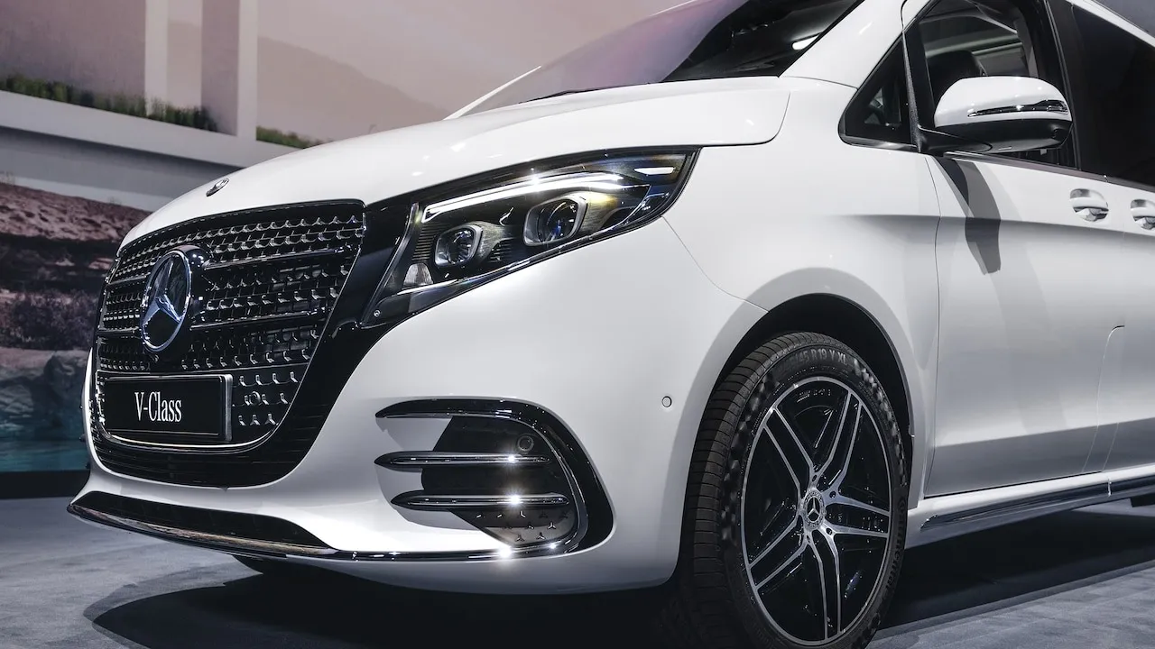 Mercedes V-Class 300L: купить премиальный минивэн