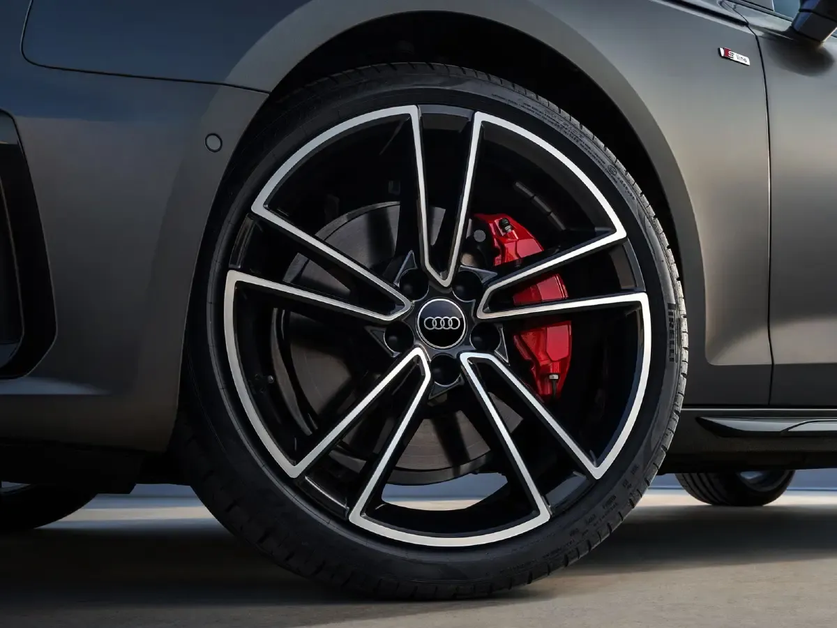 Audi A4L 2025: купить седан нового поколения