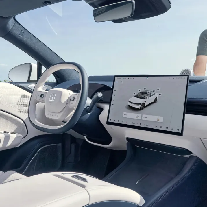 Целевая аудитория и конкурентные преимущества