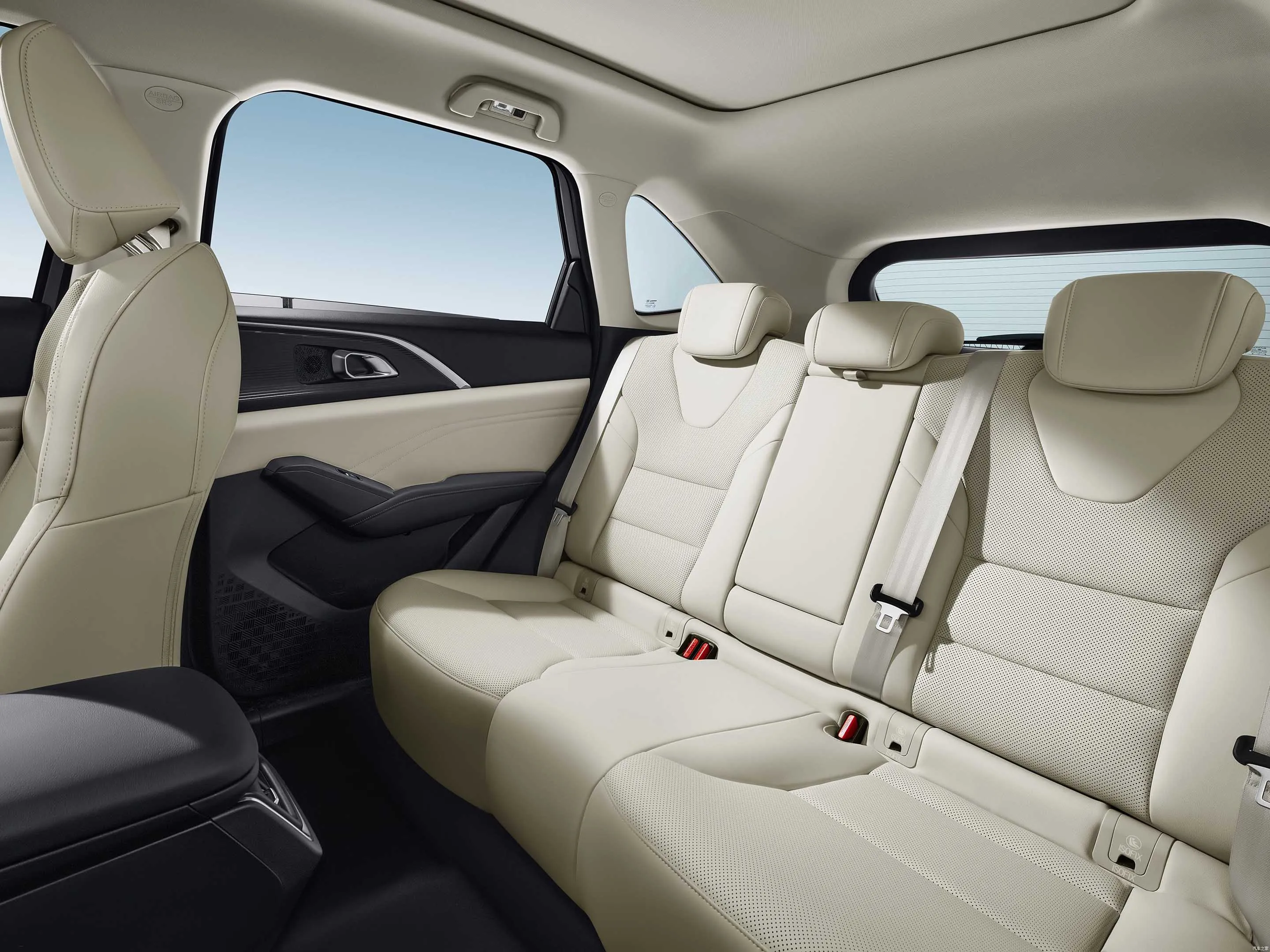 Безопасность и системы помощи водителю