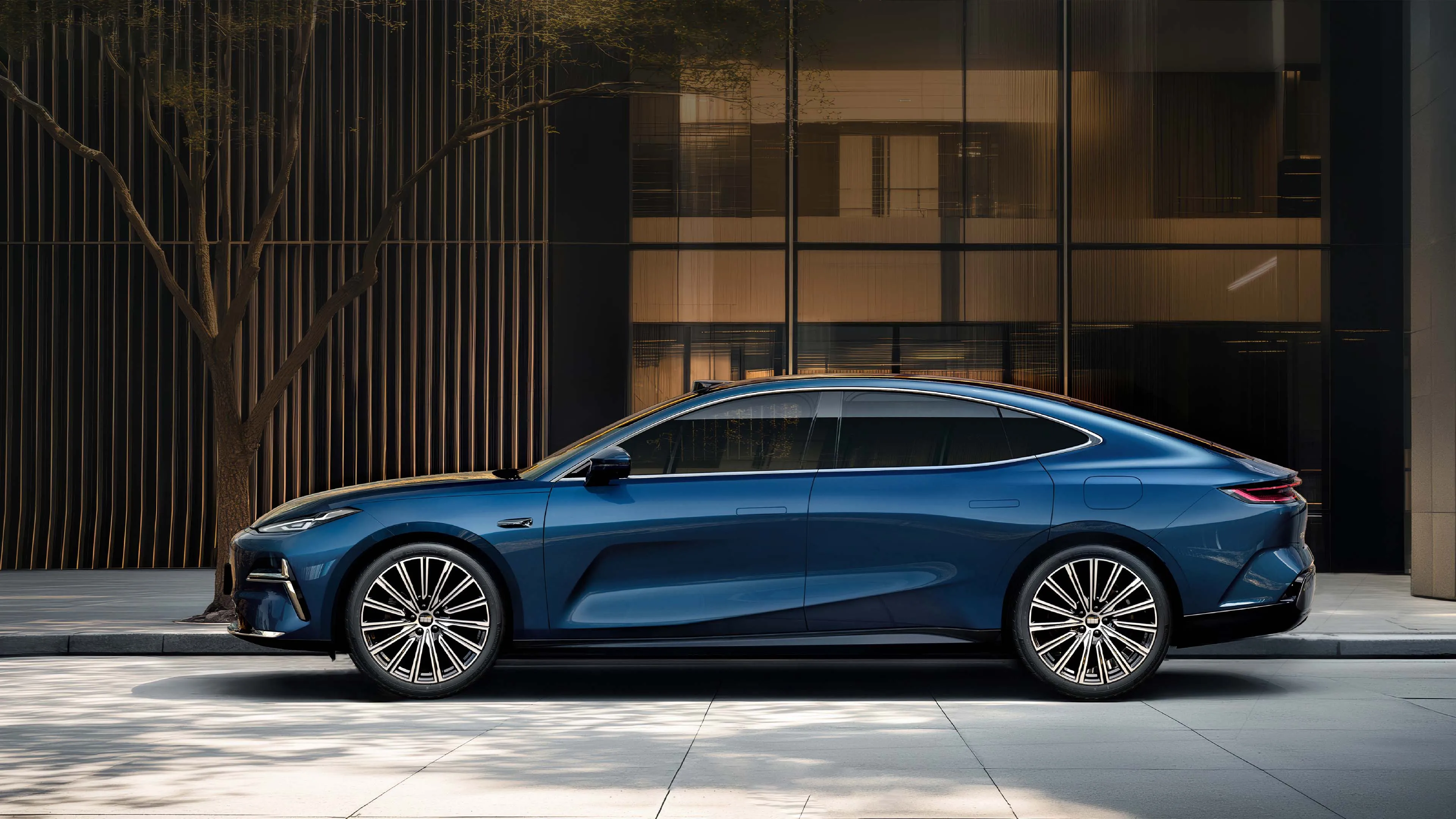 Geely Galaxy Starshine 8 — гибрид-флагман с рекордными характеристиками